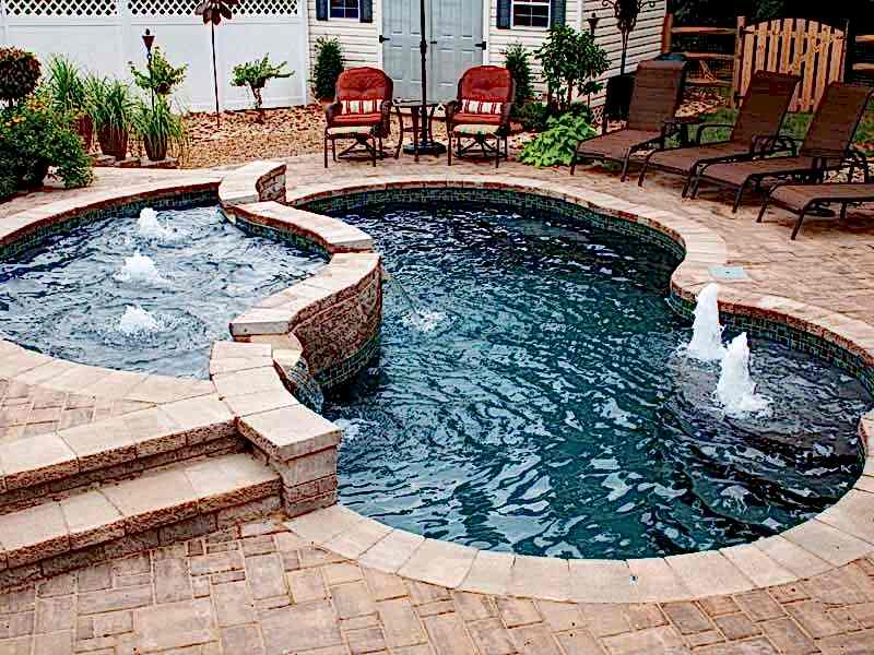 Picasso fiberglass pool