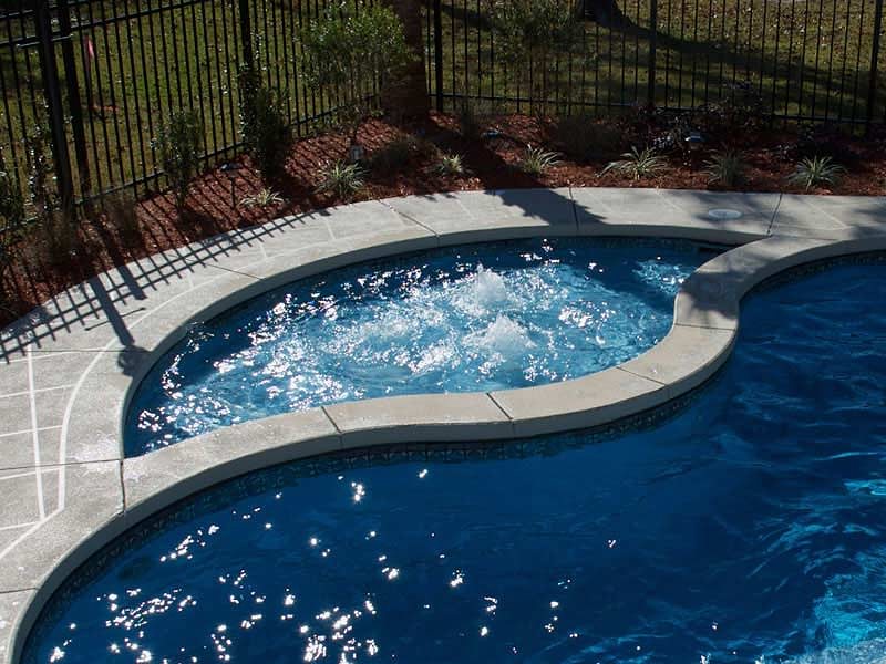 Large Picasso Tanning Ledge
