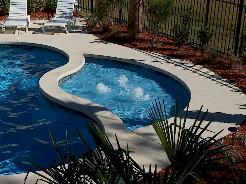 Large Picasso Tanning Ledge